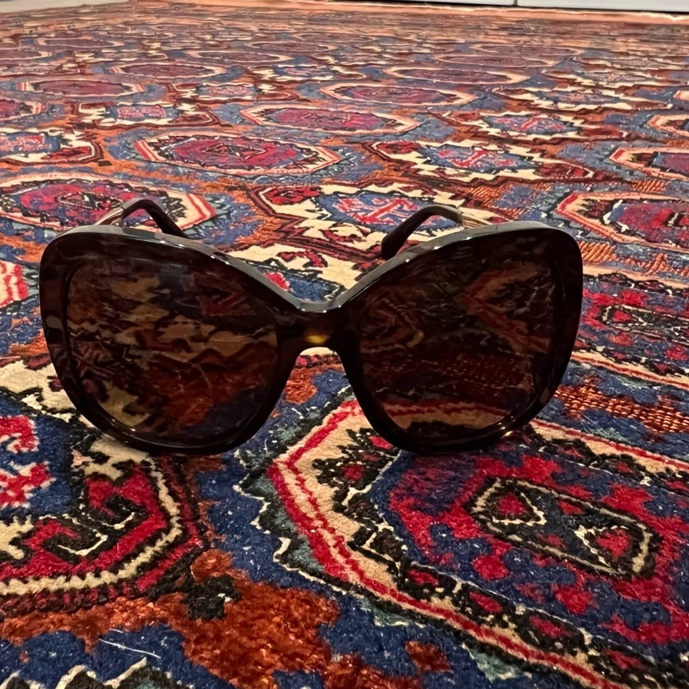 CHANEL Sunglasses with Pearl CC - Picture 2 of 9